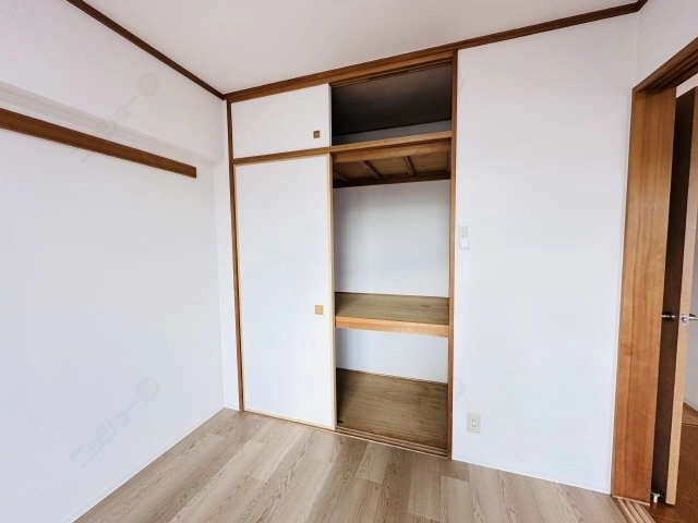 リビング横洋室収納