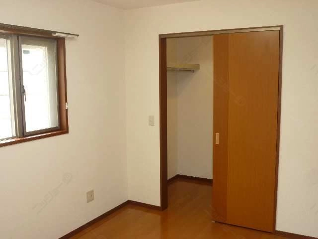 北洋間（収納）