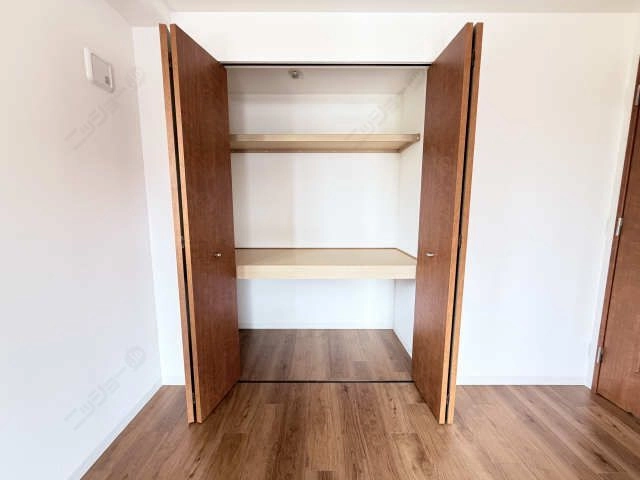 キッチン横洋室収納