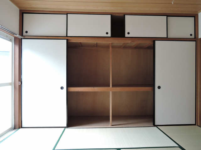 和室-収納