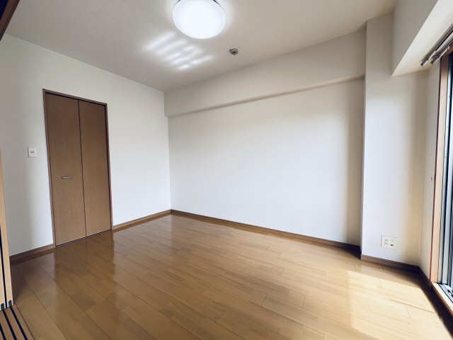 リビング横洋室