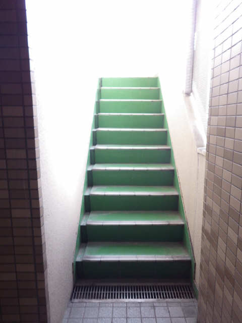 エンポリアム関 6階 階段