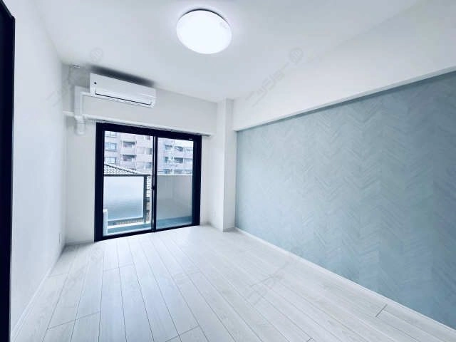 ベランダ側洋室