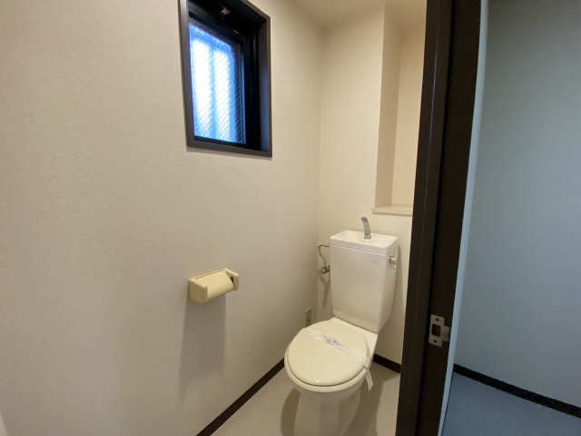 ソレイユ東中島 1階 WC