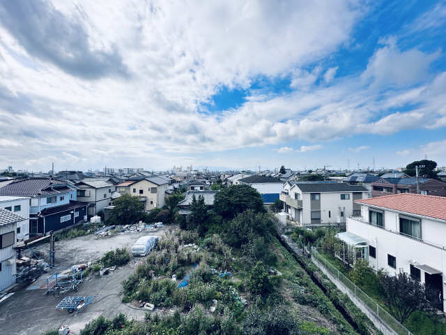 北側洋室西側眺望