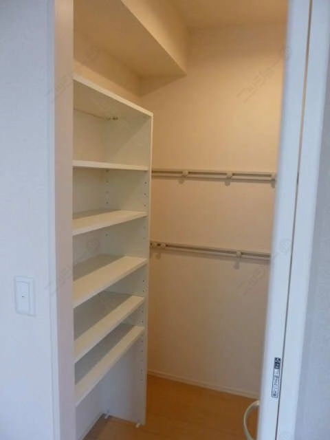 ｳｫｰｸｲﾝｸﾛｰｾﾞｯﾄ-2