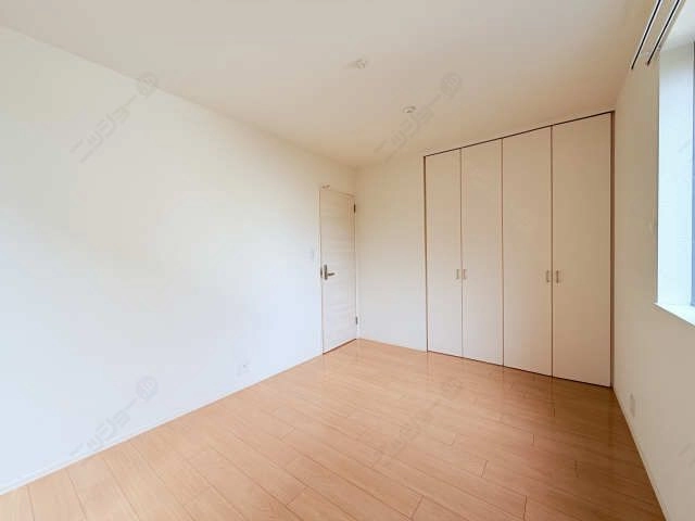 リビング横洋室