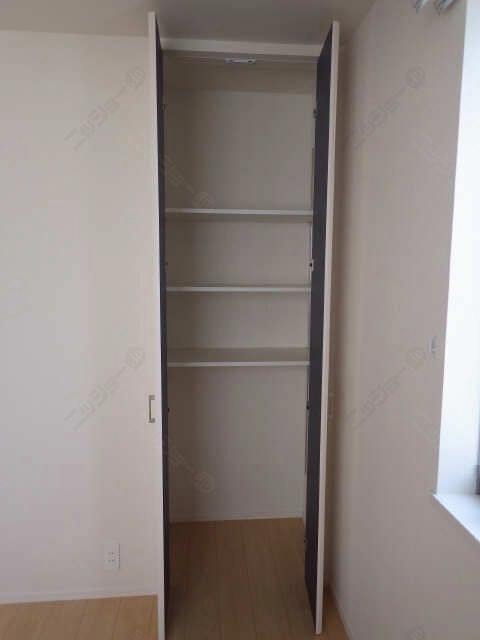 北洋間（収納）