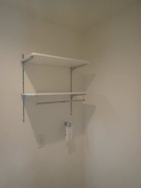 洗濯機置場の棚