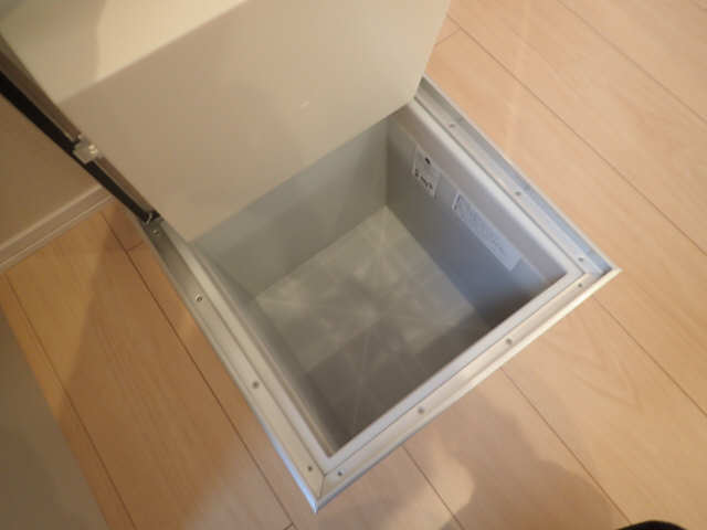 床下収納庫（キッチン）