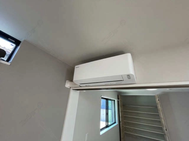 リビングエアコン