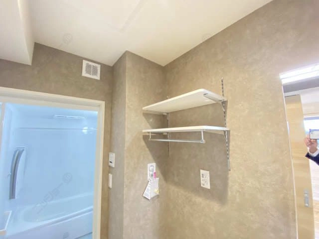 釣り棚（洗濯機置き場）