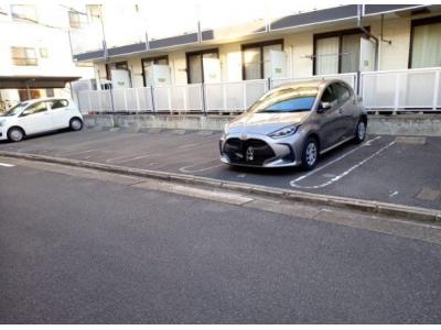 レオパレス九重 2階 駐車場