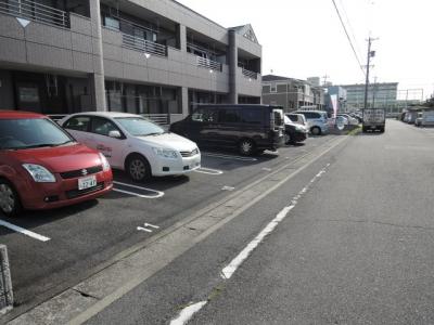 メゾン　ハッピネス 1階 駐車場