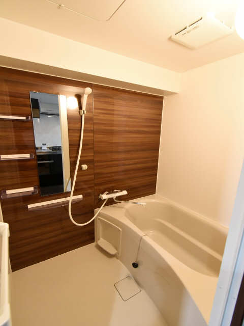 ラ・メゾンⅡ 2階 浴室
