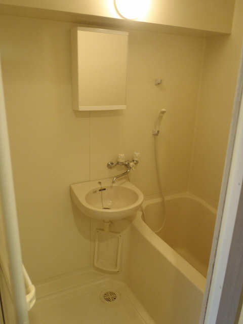 ラポ－ルＹａｍａｄａ 3階 浴室