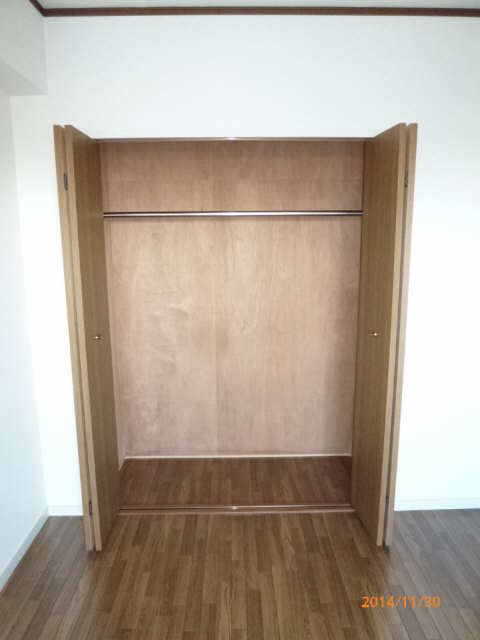西洋間収納