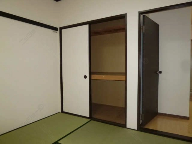 南和室収納