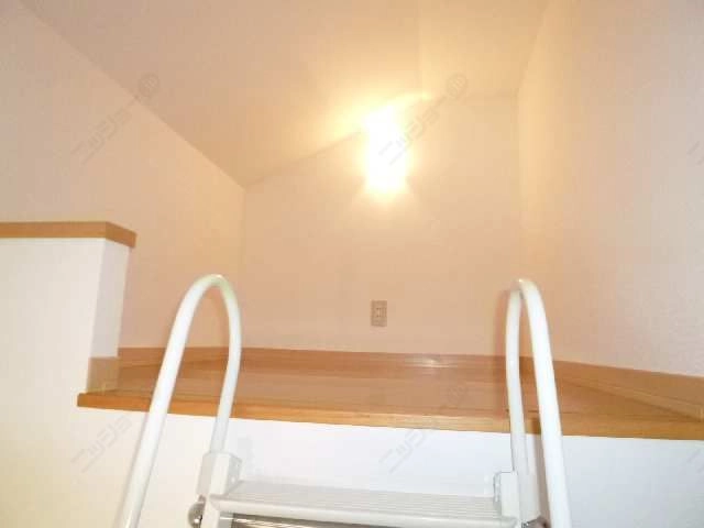 ２階北洋間ロフト