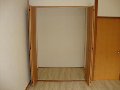 収��納