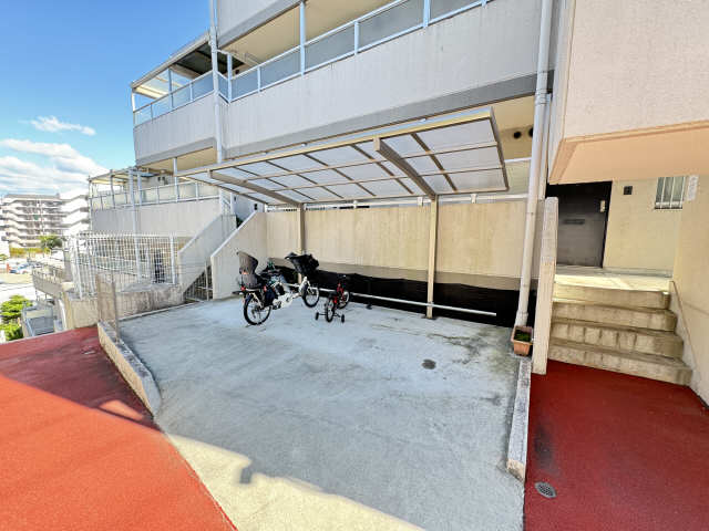 西側駐輪場