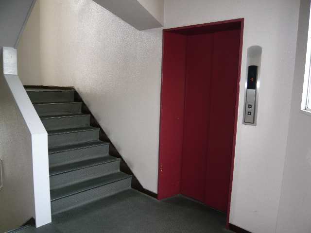 栄寿ハイツ 5階 エレベーター