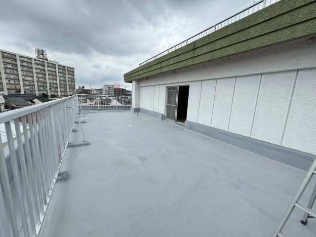 ルーフバルコニー