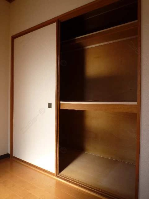 2F北側洋室収納