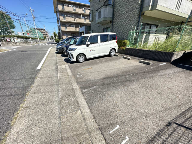 美サイレントマンションⅡ 4階 駐車場