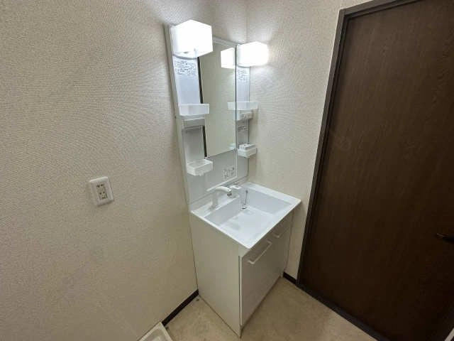 独立洗面台