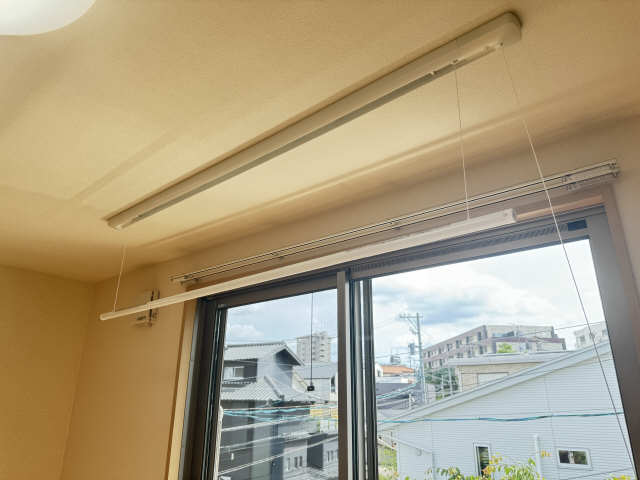 ２階洋室室内用物干し
