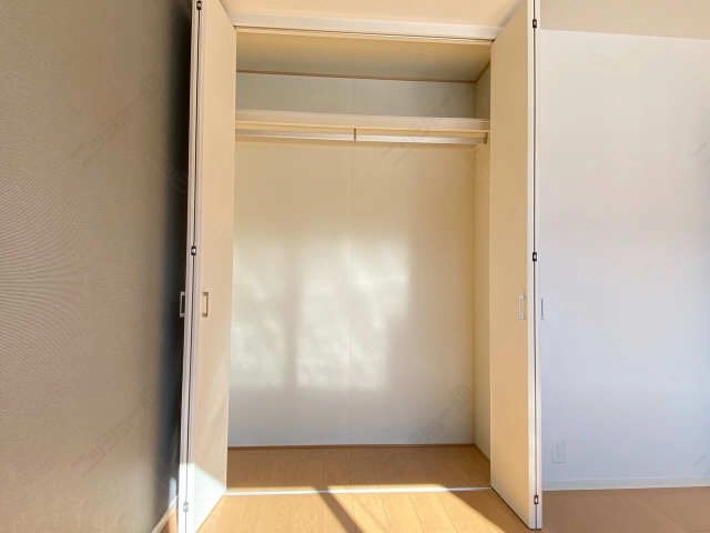 クローゼット（６帖洋室）