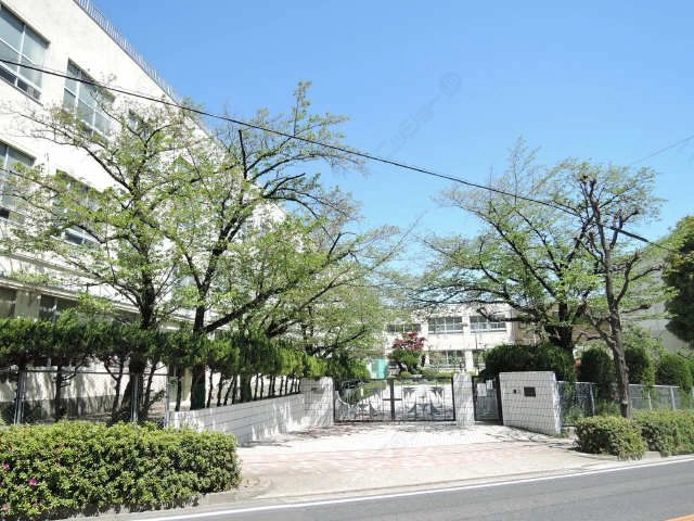 西山小学校