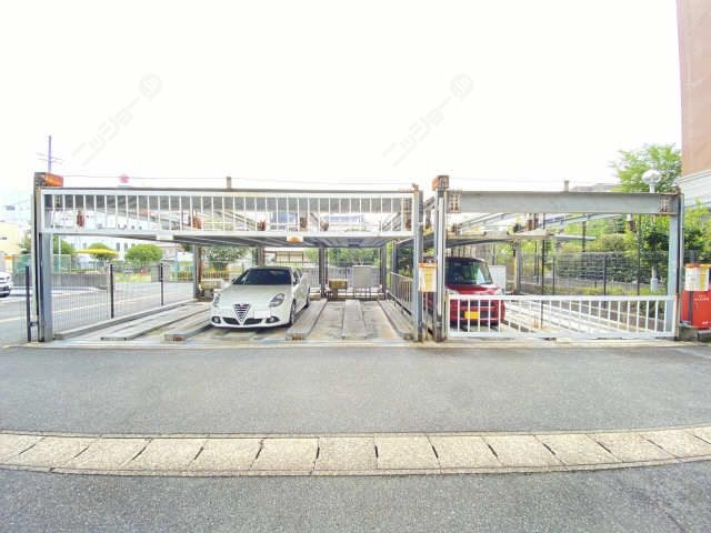 駐車場（機械式３段）