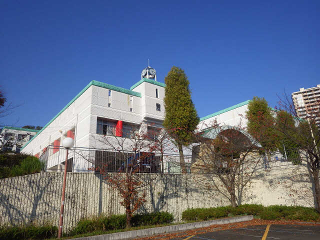 東星中学校