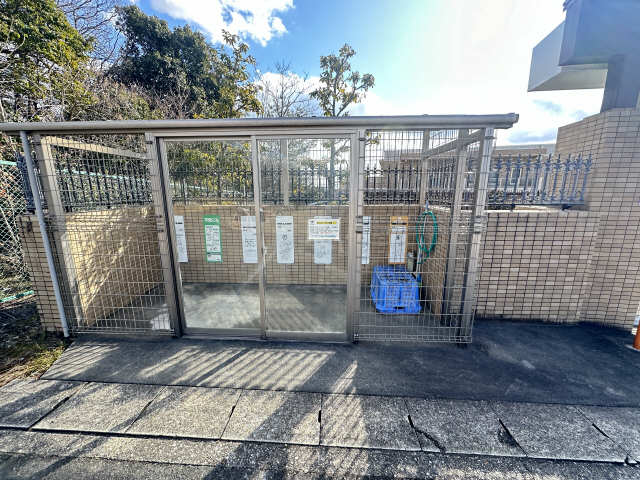 ごみ置き場