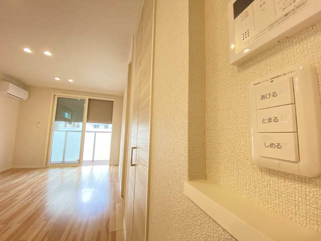 １階電動シャッター