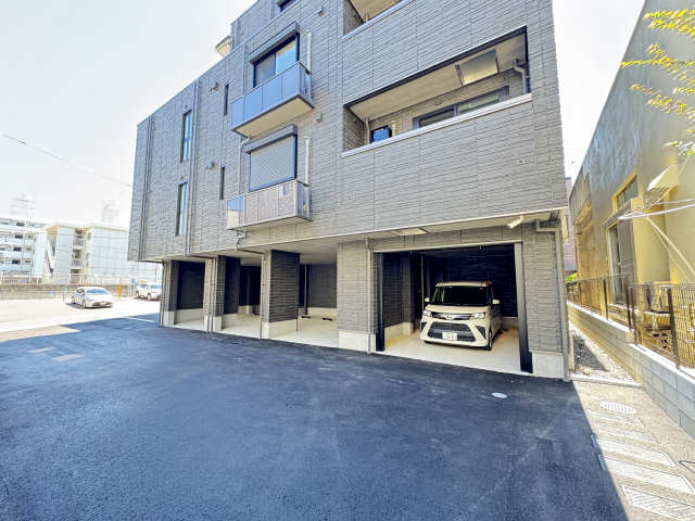屋根有駐車場