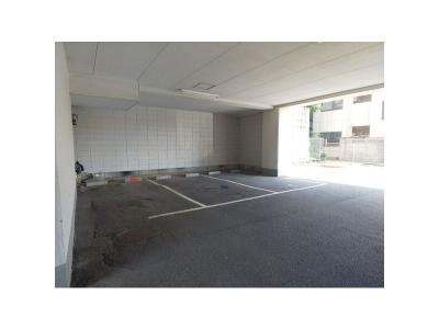 サンローヤル香坂 5階 駐車場