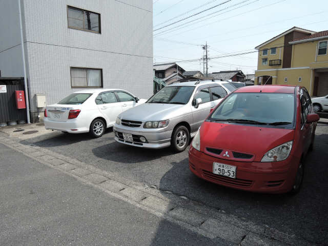 メゾンオオツカ 1階 駐車場