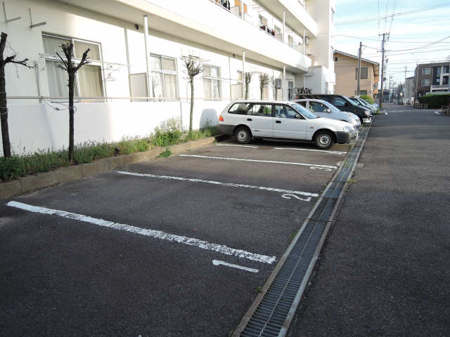 マンション島原 3階 駐車場