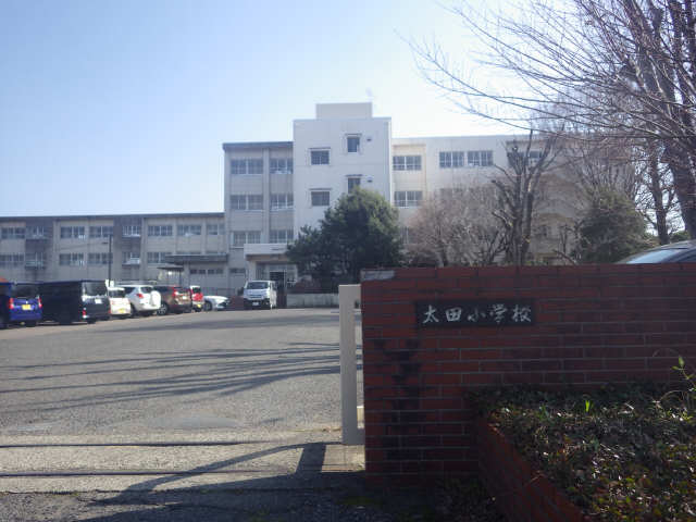 小学校徒歩5分
