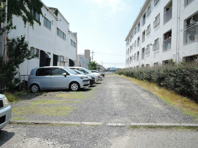 朝霧ビル 2階 駐車場