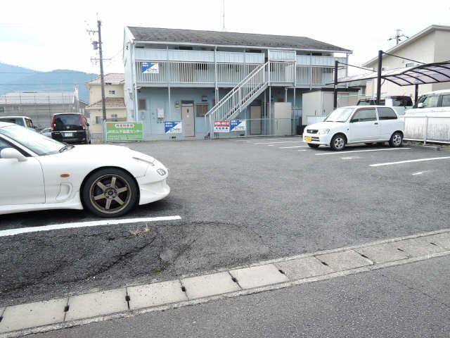 ロイヤルグリーンⅠ 2階 駐車場