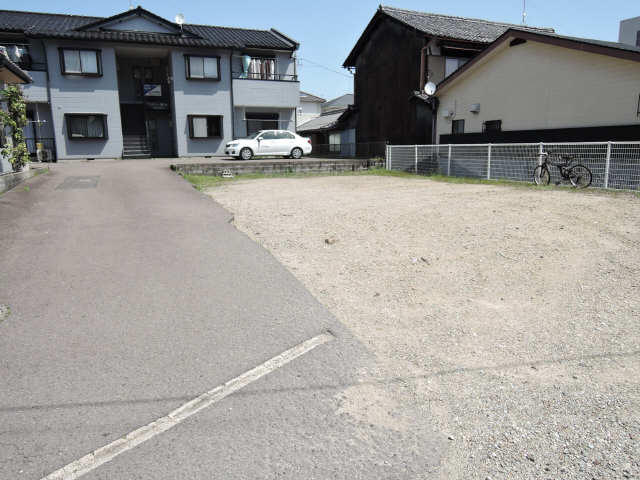 エスポワール野村 1階 駐車場