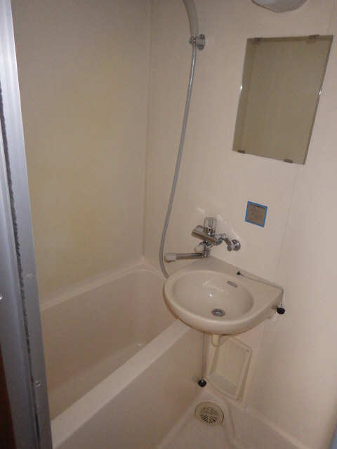 ツイン・パル２１ 1階 浴室