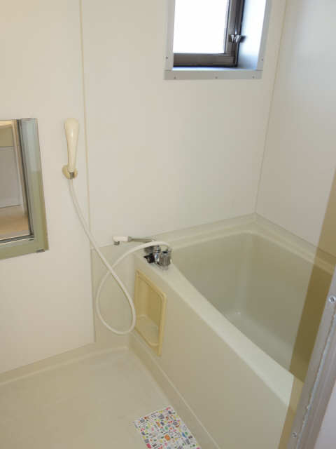ロイヤルグリーンⅡ 1階 浴室
