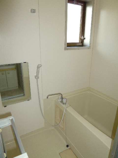 ロイヤルグリーンⅡ 1階 浴室