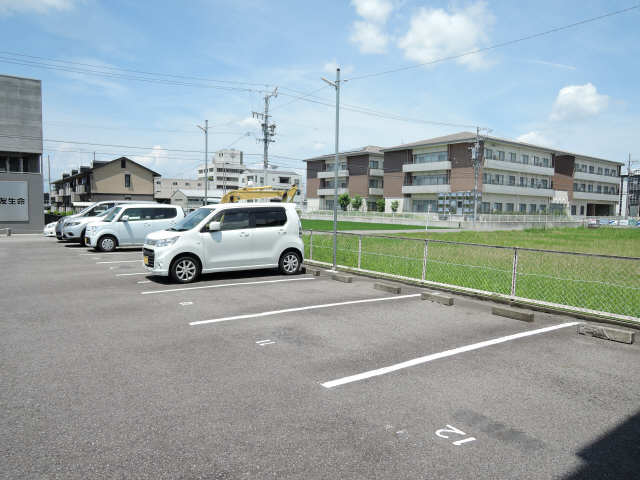 アーバンハウス岐阜 1階 駐車場