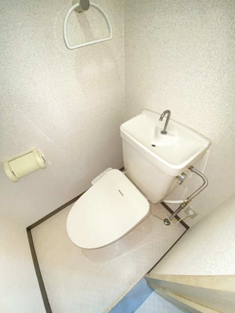 ロイヤルタマダ 1階 WC